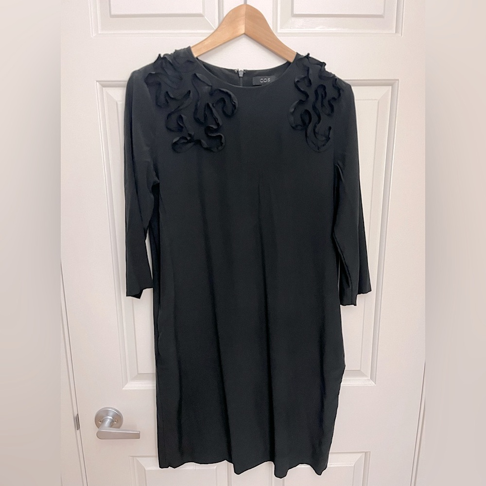 COS black dress size 8 - for work or going out